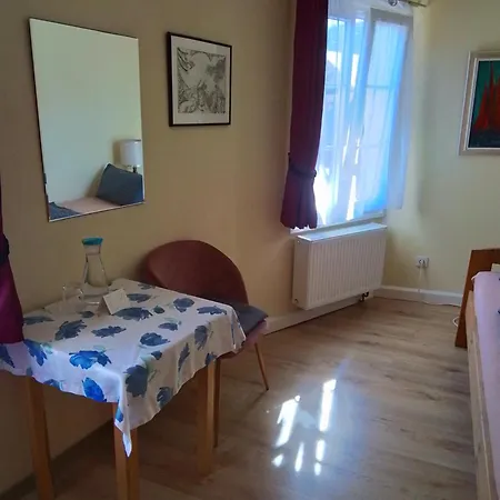 Проживание в семье Refugium Thanatcha *